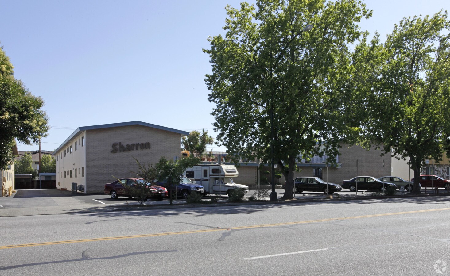 Sharron Apartments - Sharron Apartments
