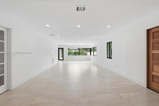 Photo - 1215 NE 110th St