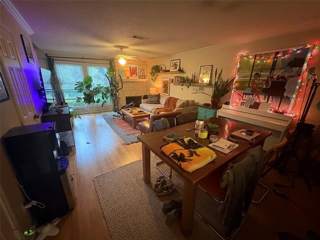 Photo - 6739 Old Quarry Ln