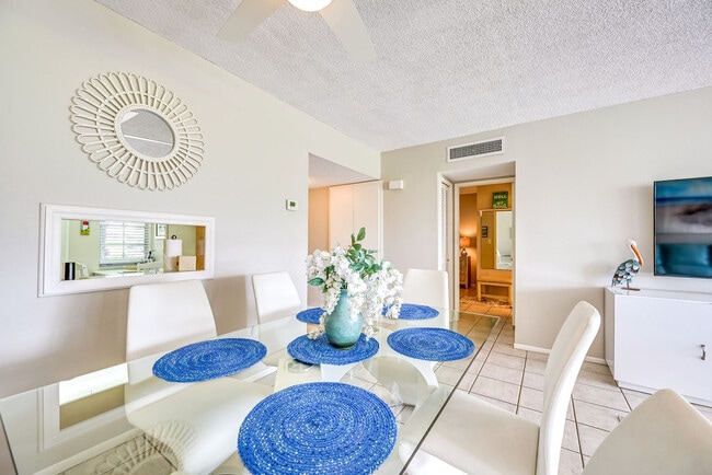 Photo - 7452 W Country Club Dr N Unit SI FL1-ID1546435P