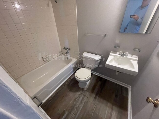 Photo - 400 E Northern Blvd Unit 40