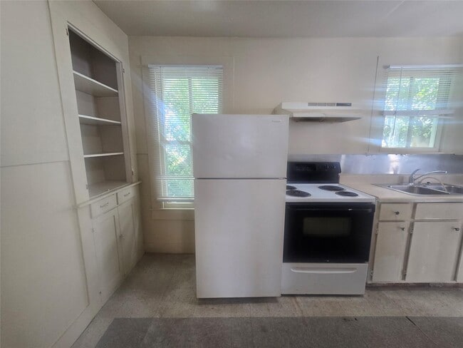 2221 35th St Unit Back