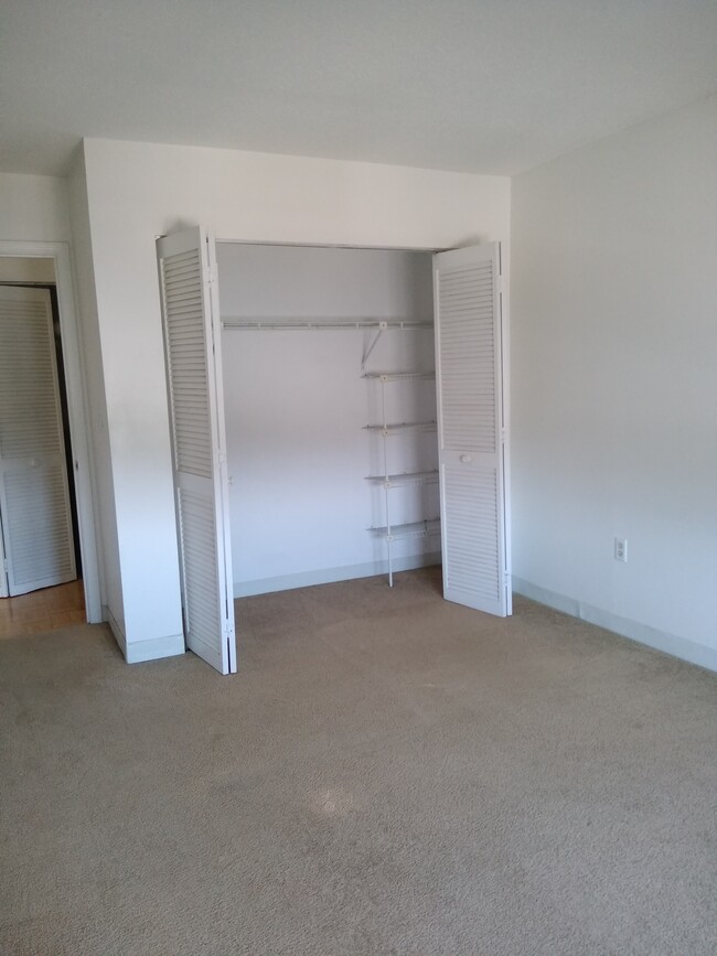 Photo - 22 Kenmar Dr Unidad 2120