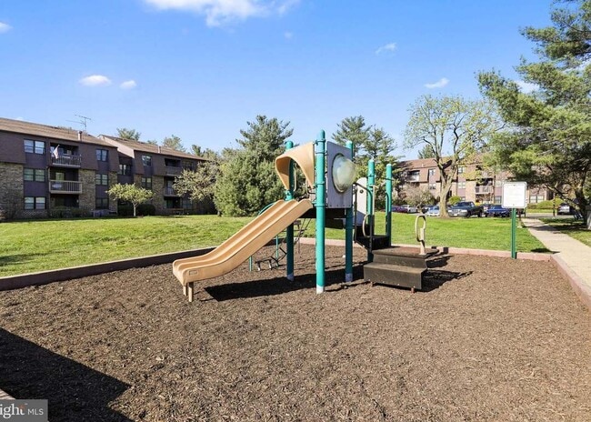 Photo - 2032 Old Stone Mill Dr Unit Beautiful 2B 2B condo