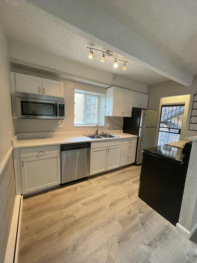 Photo - $500 OFF RENT! Spacious 2BD/1BA- BELLEVIEW... Unidad 312