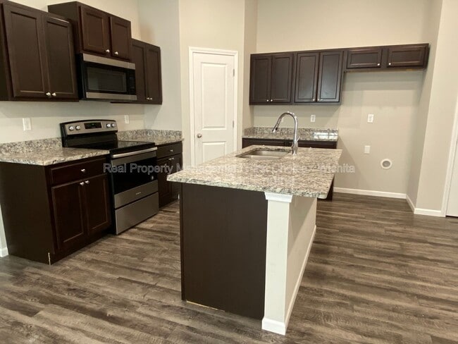 Photo - 412 S Longbranch Dr