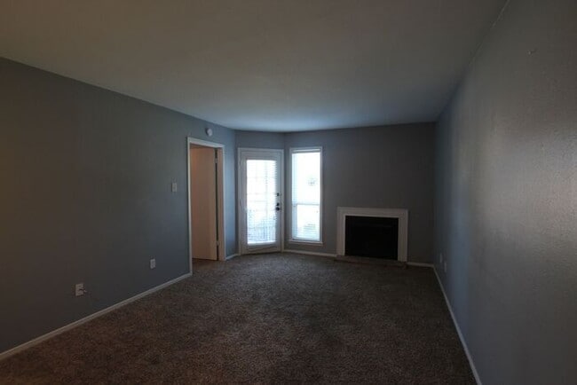 Photo - 1 Bed 1 Bath, Upstairs Apartment Unit at H...