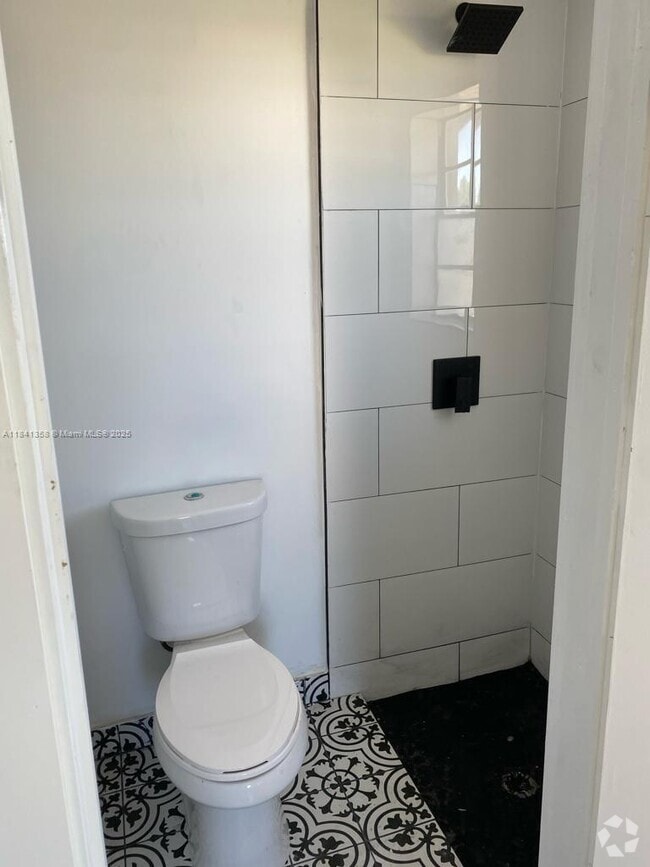 Building Photo - 66 W 13th St Unit 1 Rental