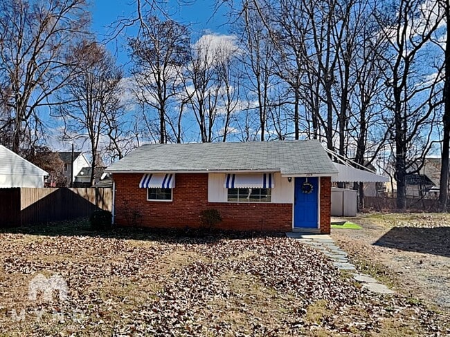 Building Photo - 2519 Ponderosa Dr