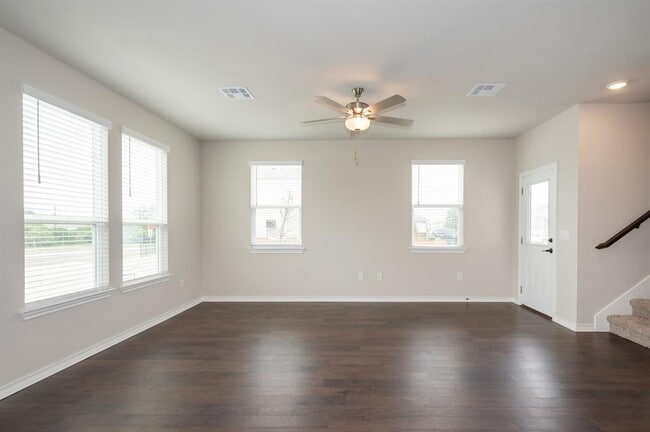 Photo - 4801 Star Jasmine Dr