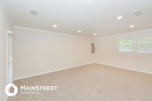 Photo - 304 Matterhorn Dr