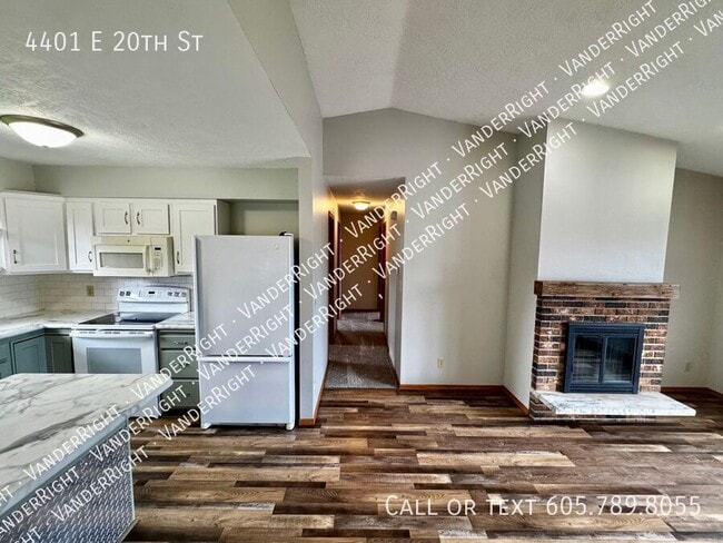 Photo - 4401 E 20th St