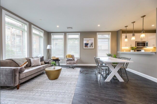 Photo - 4945 Washington St Unit 102