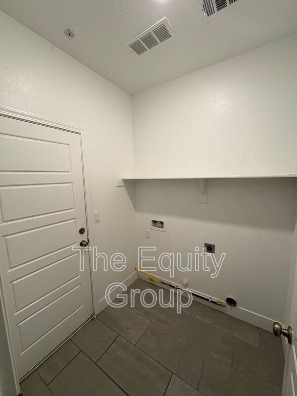 Photo - 217 E Tyler Ct