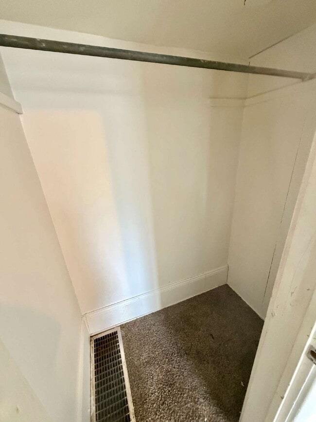Photo - 3 Bedrooms, 1 Bath Unit 1 lower