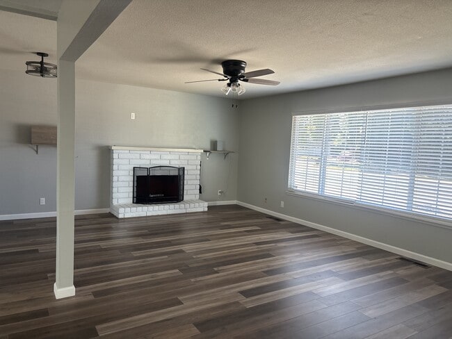 Photo - 1816 Fallon Ln