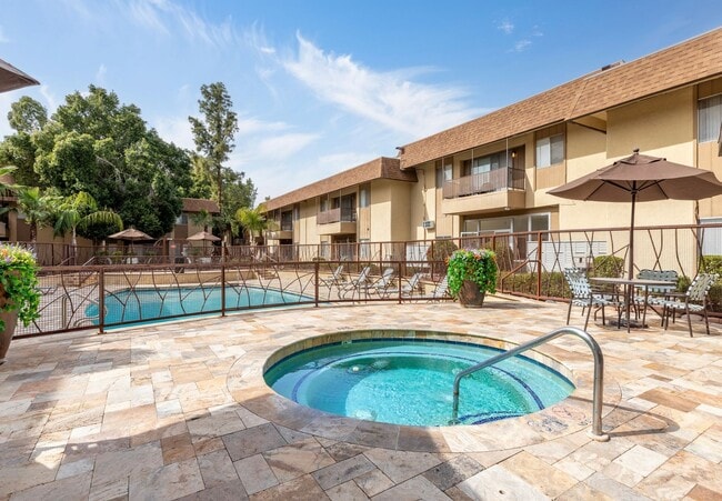 Building Photo - Oasis at Scottsdale