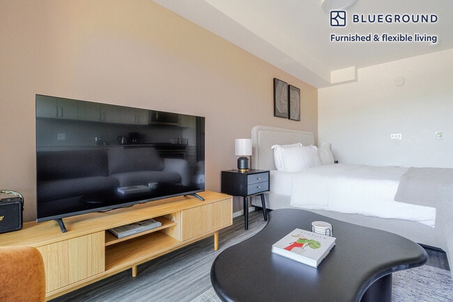 Photo - 4609 Union Bay Pl NE Unit FL3-ID887