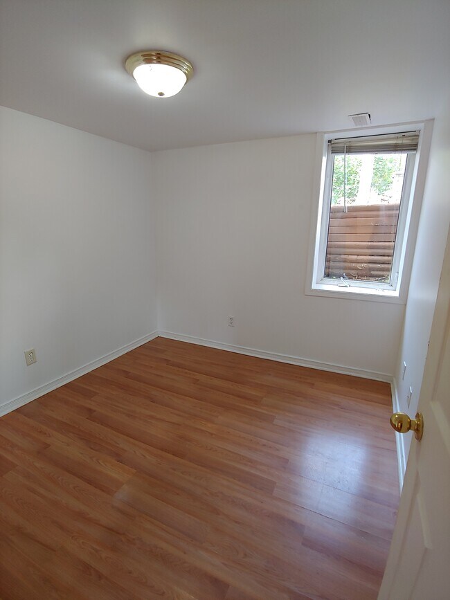 Photo - 224 Woodroffe Ave Unit 3