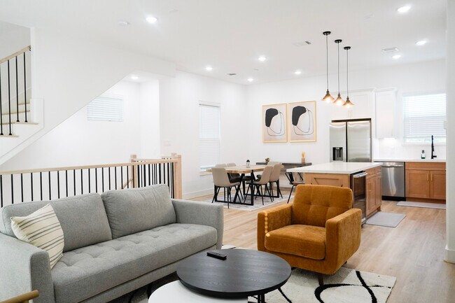 Photo - 2706 Cochran St