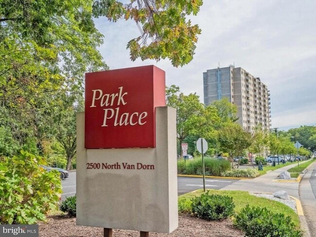 Building Photo - 2500 N Van Dorn St Unit 1517