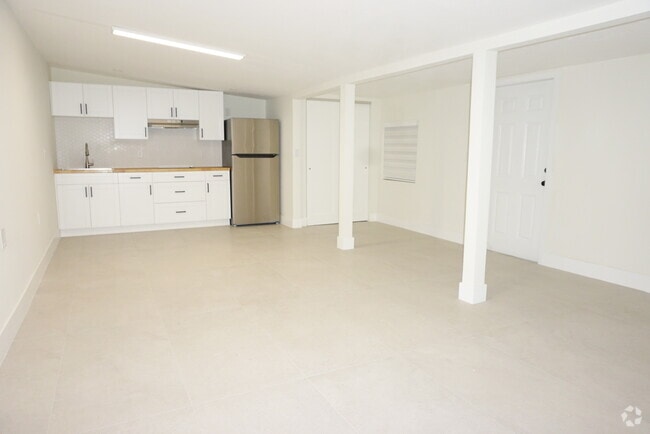 Building Photo - 10485 SW 26th Ter Unit B Rental