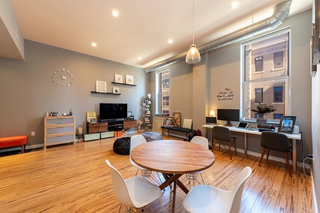 Photo - 232 Pavonia Ave