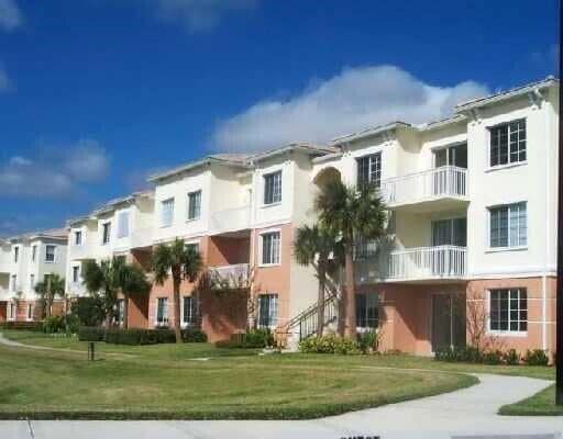 Building Photo - 4203 Myrtlewood Cir E Unit 4203