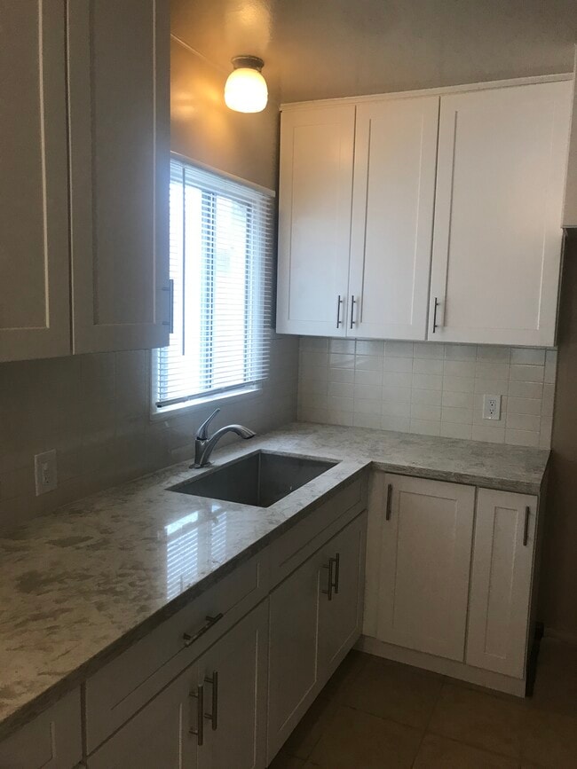 Photo - 2240 Euclid Ave Unidad 2240