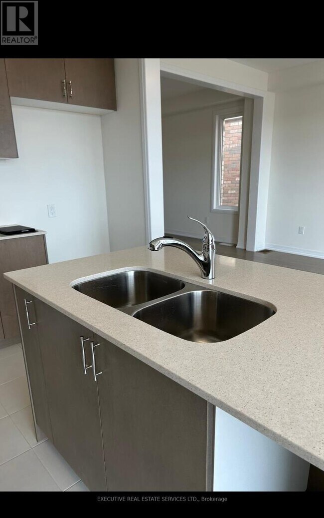 Photo - 294 Newman Dr