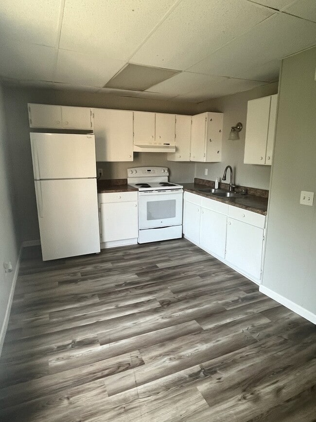 Building Photo - 3895 Oakes St SW Unit 3895