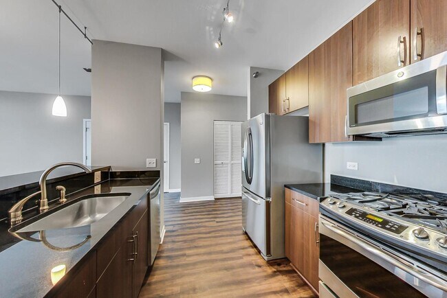 Photo - 757 N Orleans St Unit 905