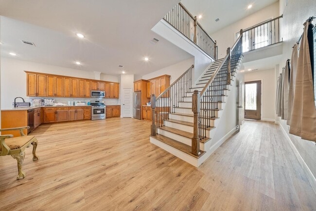 Building Photo - 2019 Olivos St Rental