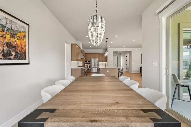 3354 Crest Hollow View