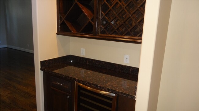 Photo - 2101 Elmen St