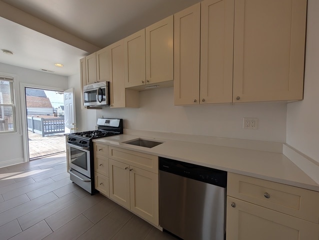 Building Photo - 3048 N Milwaukee Ave Unit 2R Rental
