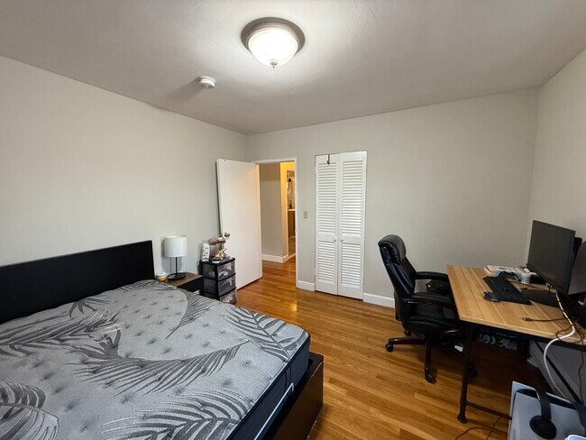 Photo - 69 Chiswick Rd Unit 9