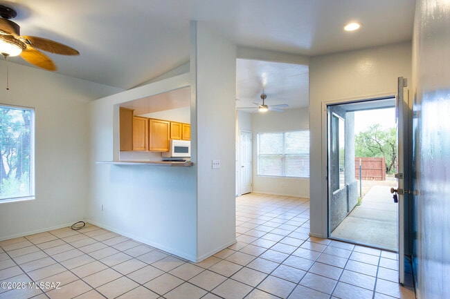 392 Falcon Ct