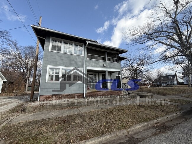 Building Photo - 2266-2262 Warren St