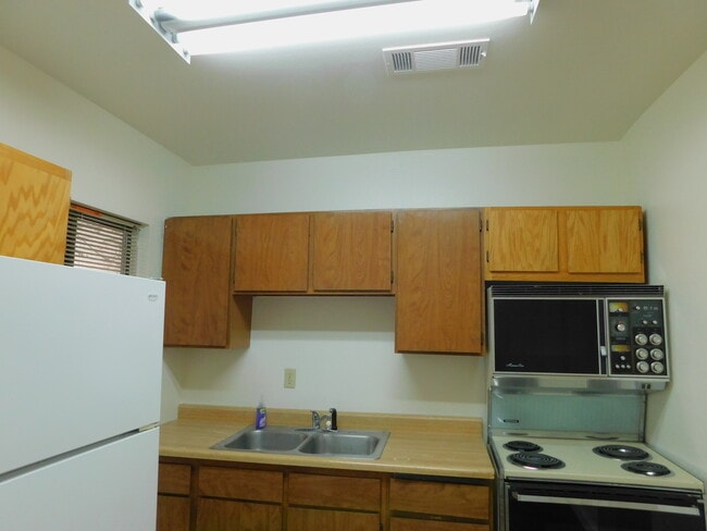 Photo - 303 W Atlantic Ave