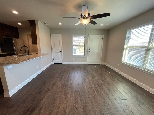 Photo - 8113-8115 Tanner Unit 8115