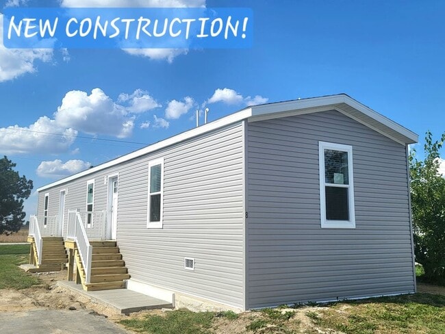 Building Photo - 8 Drake Ln