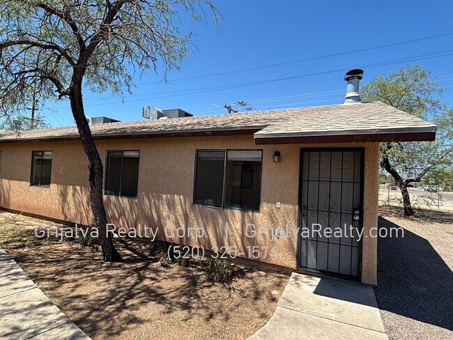 Building Photo - 1410 E 16th St Unit 1410 Rental