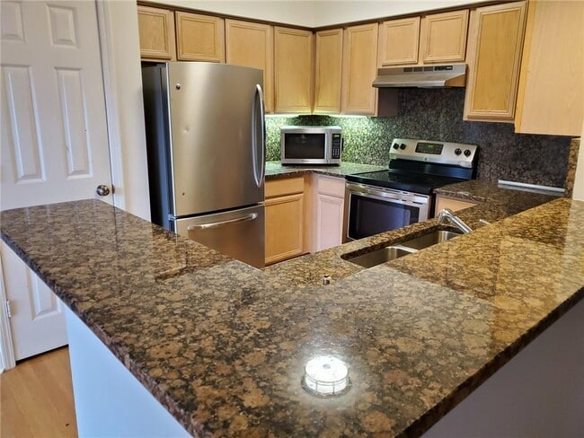 Building Photo - 3777 Peachtree Rd NE Unit 1722