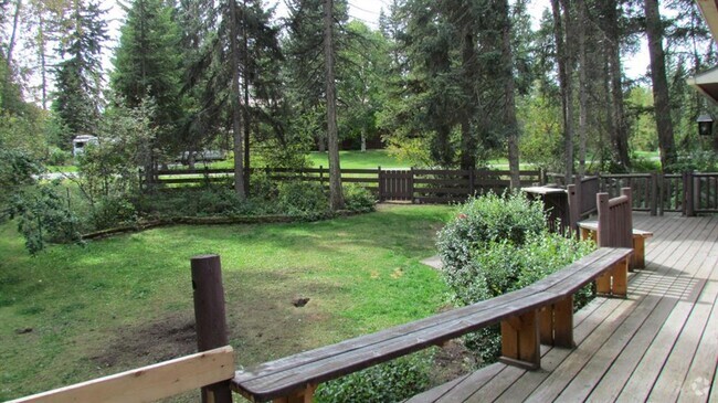 Building Photo - Charming Whitefish Home
