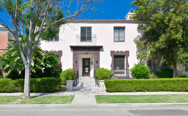 Photo - 141 S Elm Dr