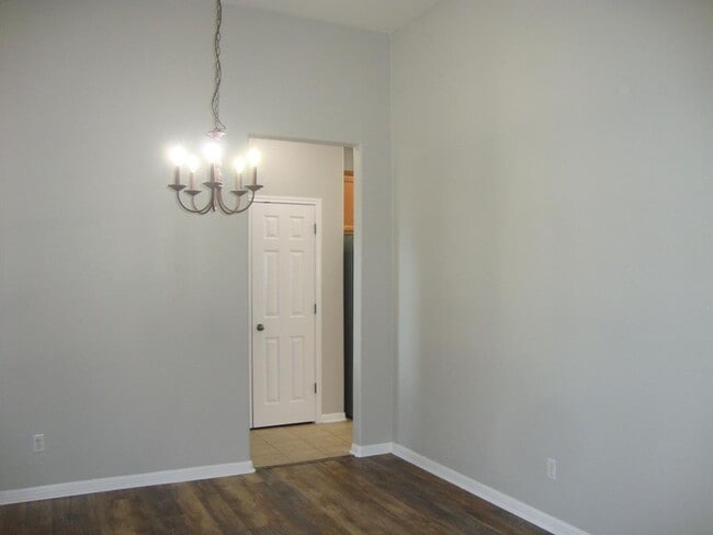 Photo - 914 Mesquite Hollow Pl