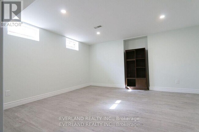 Photo - 4 Hepatica St