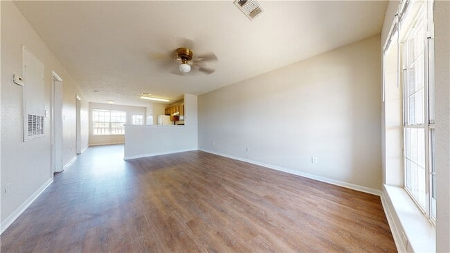 Photo - 1509 Hollow Hill Dr