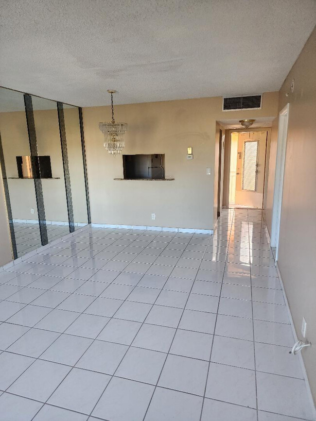 Photo - 5031 W Oakland Park Blvd Unit 307